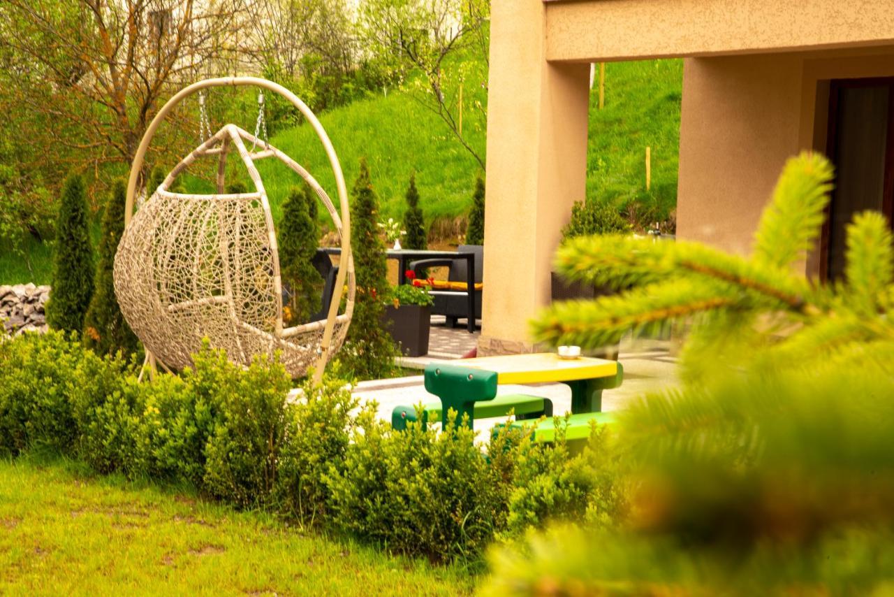 Купецький Двір Hotel Mizhhirya  Exterior foto